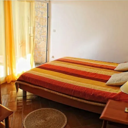 Direkt Am Liegendes Mit Garten By Interhome 公寓