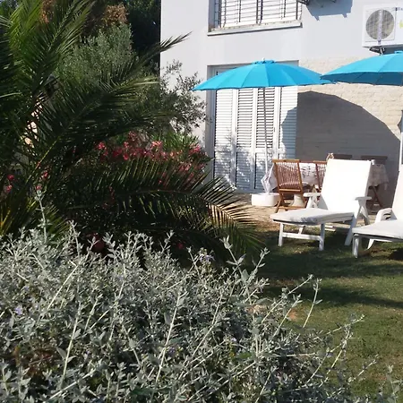 Direkt Am Liegendes Mit Garten By Interhome Medulin